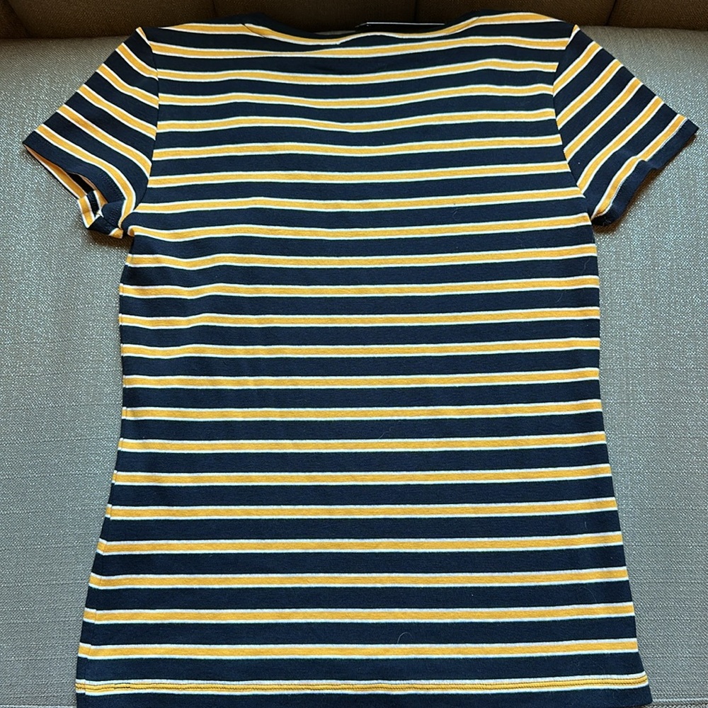 NWT Tommy Hilfiger Striped Top - Size Medium - Picture 4 of 4